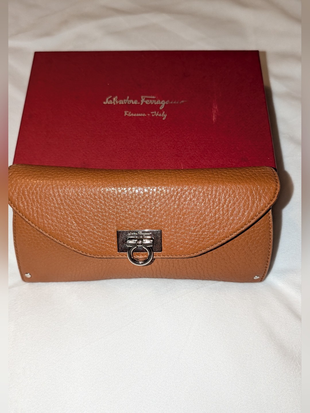 Salvatore Ferragamo Gancini Clasp Flap Caramello Calf Leather Wallet Brown Vguc